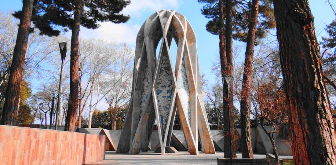 بررسی آرامگاه عمر خیام