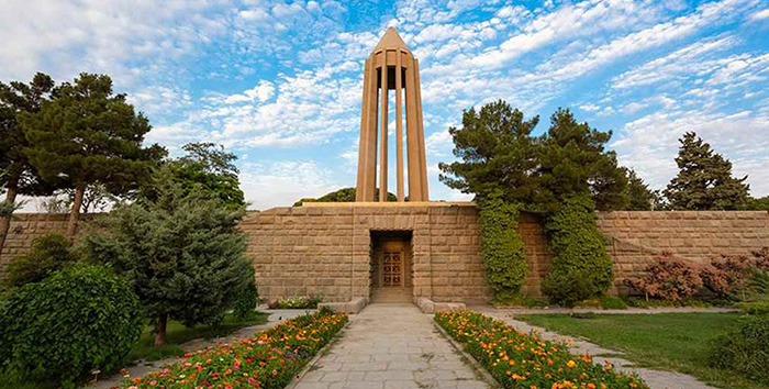 آرامگاه بوعلی سینا (جبهه غربی) آرامگاه بوعلی سینا (جبهه غربی)