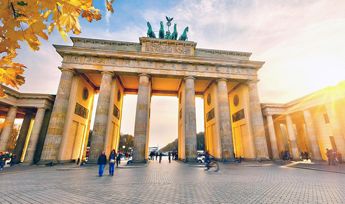 دروازه براندنبورگ (Brandenburger Tor) دروازه براندنبورگ (Brandenburger Tor)